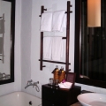 bathroom_0